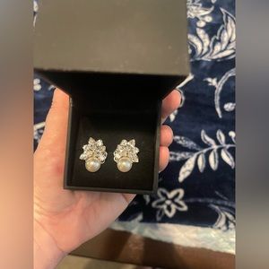 Simulated Diamond/Pearl earrings